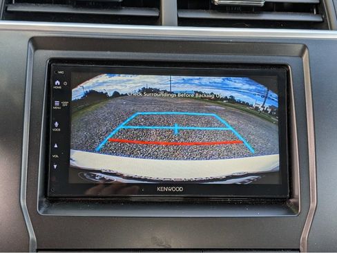 Used 2017 Toyota Camry SE w/ Moonroof Package FWD image 25