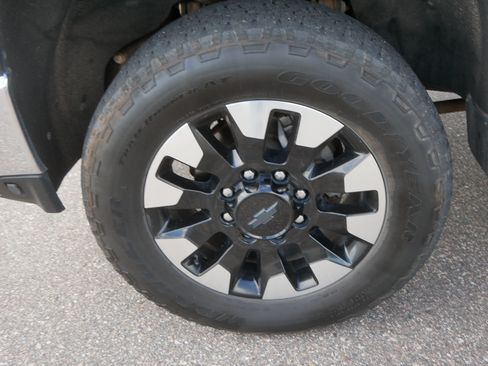 Used 2020 Chevrolet Silverado 3500 LT w/ Convenience Package AWD/4WD image 16