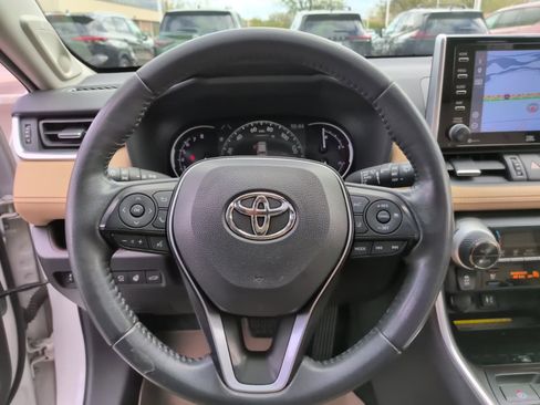 Used 2019 Toyota RAV4 Limited w/ Advanced Technology Package AWD/4WD image 21