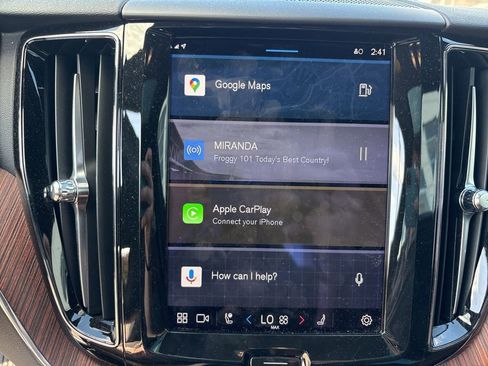 Certified 2023 Volvo XC60 B5 Plus w/ Climate Package image 18