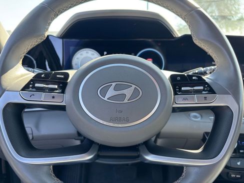 Used 2025 Hyundai Elantra SEL image 28