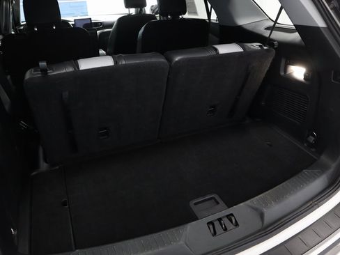 Certified 2021 Ford Explorer XLT w/ Equipment Group 202A image 17