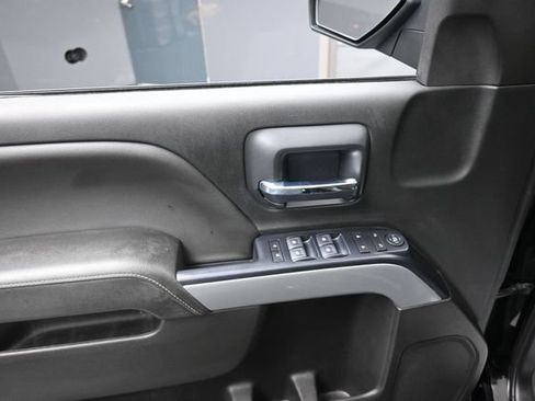 Used 2018 Chevrolet Silverado 1500 LT w/ Midnight Edition AWD/4WD image 9