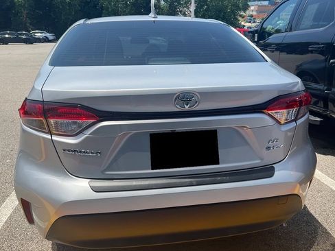 Used 2026 Toyota Corolla LE w/ LE Premium Package FWD image 4