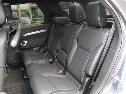 Certified 2025 Land Rover Discovery Dynamic SE image 34