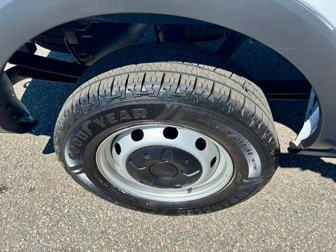 Used 2023 Ford Transit 250 Medium Roof image 33