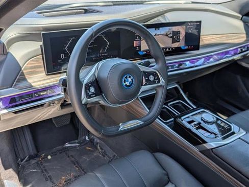 Used 2025 BMW i7 eDrive50 w/ Premium Package RWD image 10
