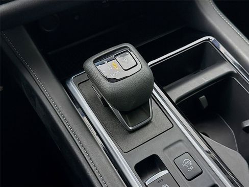 Used 2023 Nissan Pathfinder SL w/ SL Premium Package FWD image 15