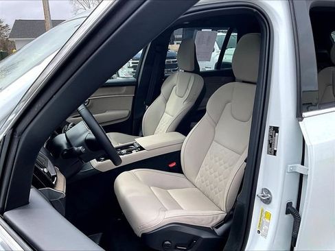 Used 2025 Volvo XC90 B6 Plus image 21