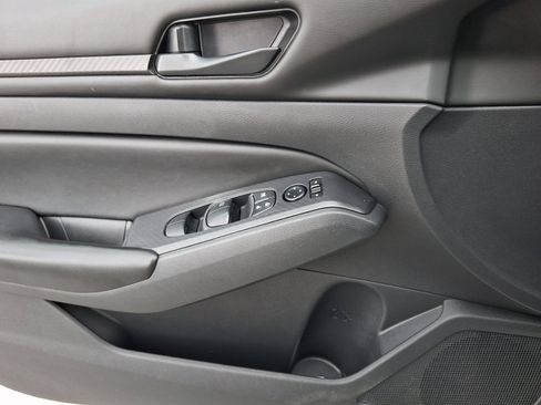 Used 2023 Nissan Altima 2.5 S FWD image 12