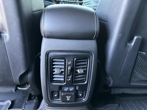 Used 2021 Jeep Grand Cherokee Limited w/ Quick Order Package 28K 80th AWD/4WD image 16