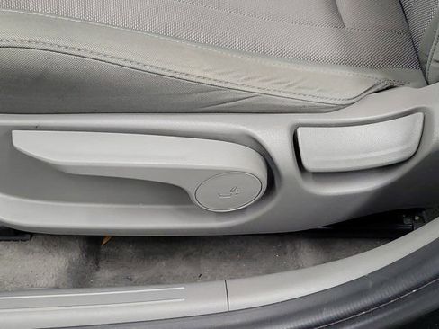 Used 2025 Hyundai Elantra SE image 23