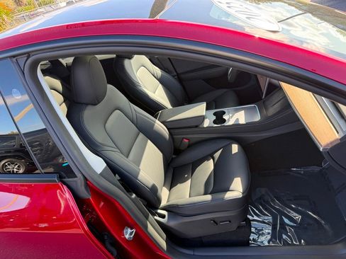 Used 2025 Tesla Model Y Long Range image 30