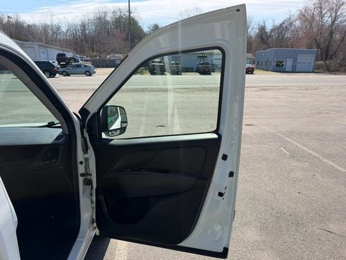 Used 2020 RAM ProMaster City Tradesman image 15