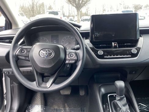 Used 2025 Toyota Corolla LE image 26