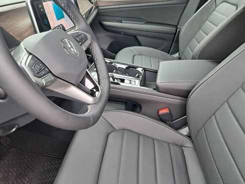 New 2026 Volkswagen Atlas SEL image 18