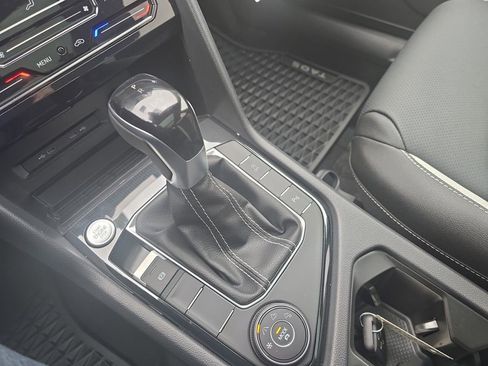 New 2025 Volkswagen Taos SEL image 21