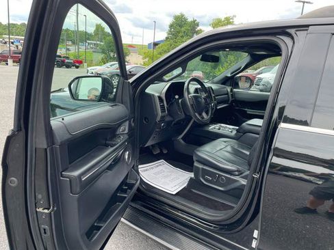 Used 2018 Ford Expedition Max XLT w/ Equipment Group 202A AWD/4WD image 13