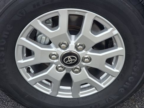 Certified 2024 Toyota Tacoma SR AWD/4WD image 8