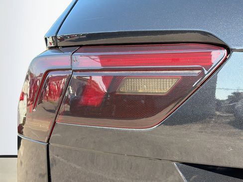 Used 2023 Volkswagen Tiguan SEL R-Line image 10