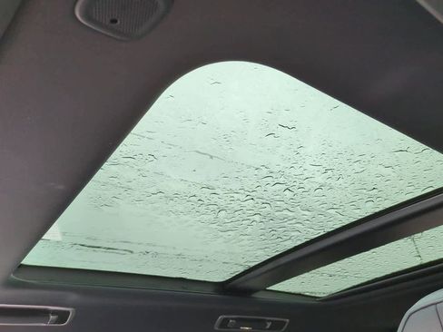 New 2025 Land Rover Range Rover SE image 18