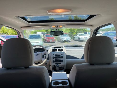 Used 2010 Ford Escape XLT AWD/4WD image 10