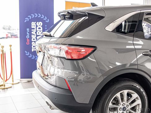 Used 2021 Ford Escape SE w/ Cold Weather Package FWD image 12