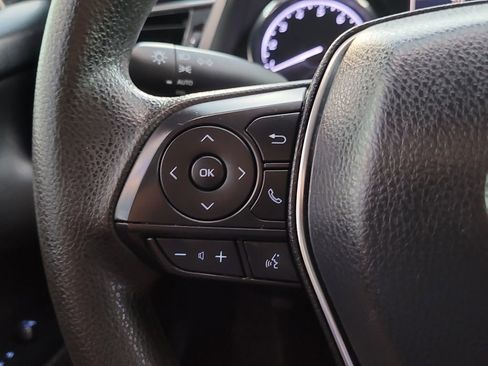 Used 2019 Toyota Camry L image 24