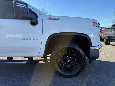 Used 2023 Chevrolet Silverado 2500 LT w/ Convenience Package image 40