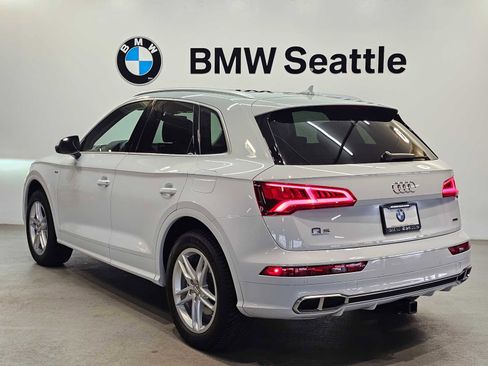 Used 2020 Audi Q5 e Premium Plus w/ Premium Plus Package image 4