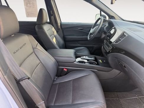 Used 2024 Honda Passport Black Edition image 8