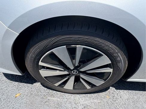 Used 2021 Nissan Altima 2.5 SV image 12