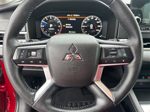 Used 2023 Mitsubishi Outlander SEL image 16