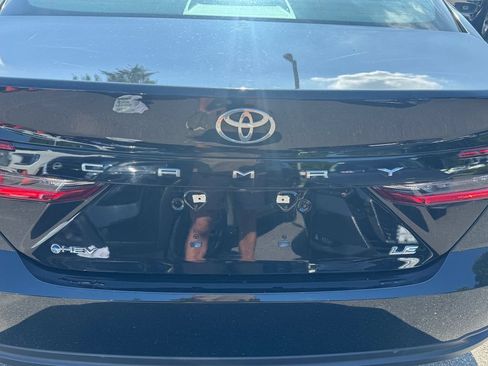 Used 2025 Toyota Camry SE FWD image 35