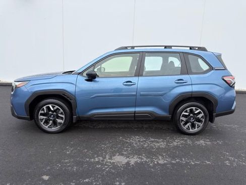 Used 2025 Subaru Forester AWD/4WD image 9