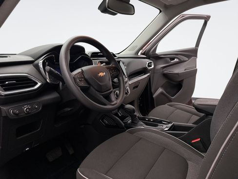 Used 2023 Chevrolet TrailBlazer LT w/ Convenience Package FWD image 10