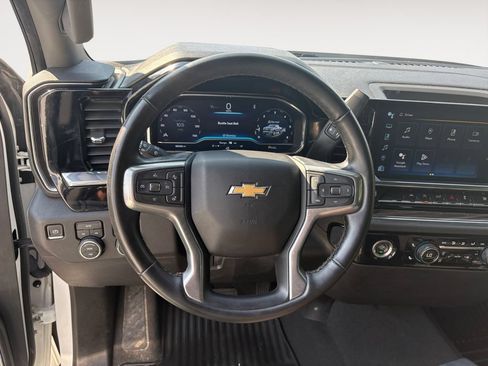 Used 2024 Chevrolet Silverado 1500 LT AWD/4WD image 12
