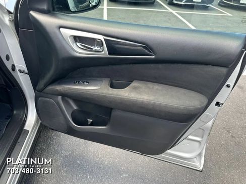Used 2015 Nissan Pathfinder SV w/ Cargo Package AWD/4WD image 19