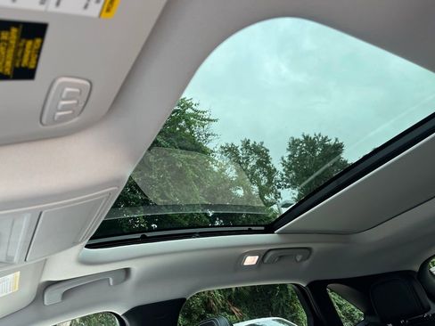 New 2026 Ford Escape SE w/ PHEV Premium Package image 8