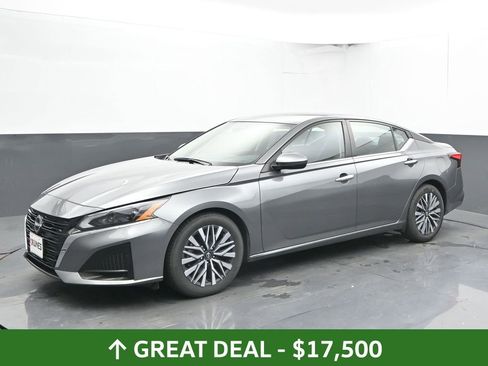Used 2023 Nissan Altima 2.5 SV image 7