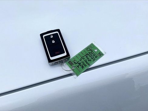 Used 2024 Jeep Grand Cherokee Laredo w/ Trailer Tow Package image 10