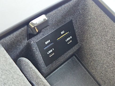 Certified 2026 Porsche Macan AWD/4WD image 22