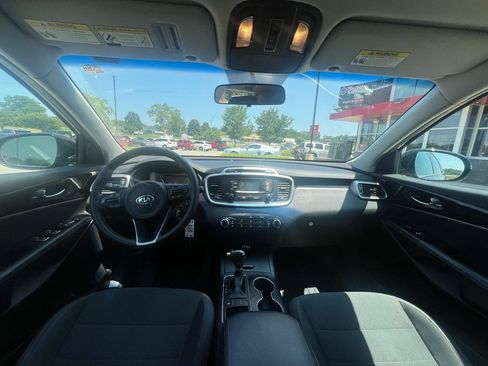 Used 2016 Kia Sorento FWD image 11