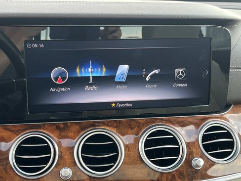 Certified 2019 Mercedes-Benz E 300 image 32
