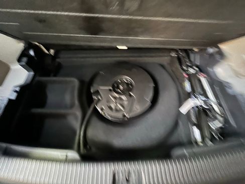 Used 2025 Volkswagen Atlas SEL Premium R-Line AWD/4WD image 30