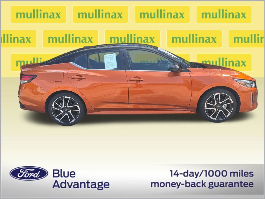 Used 2025 Nissan Sentra SR FWD image 2