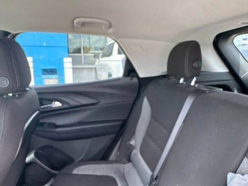 Used 2023 Chevrolet TrailBlazer LT w/ Convenience Package FWD image 12