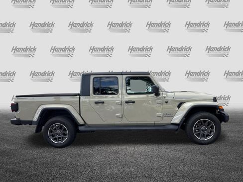 Used 2020 Jeep Gladiator Overland AWD/4WD image 11