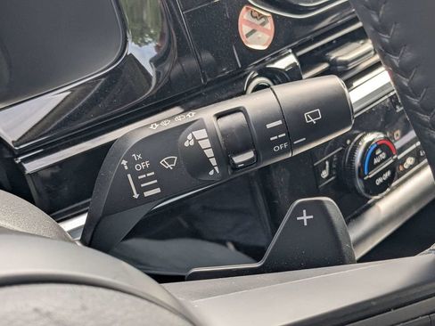 Used 2024 Nissan Pathfinder SV FWD image 25