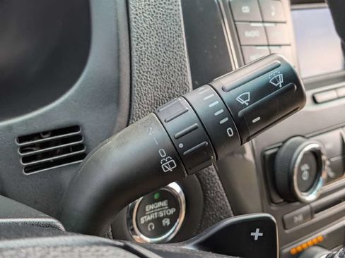 Used 2017 Ford Explorer XLT FWD image 27